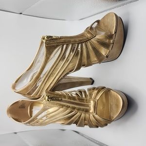 NIB Gold City Streets Women's Size 7.5 High Heels